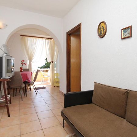 Apartments By The Sea Novi Vinodolski - 5558 Ruang foto