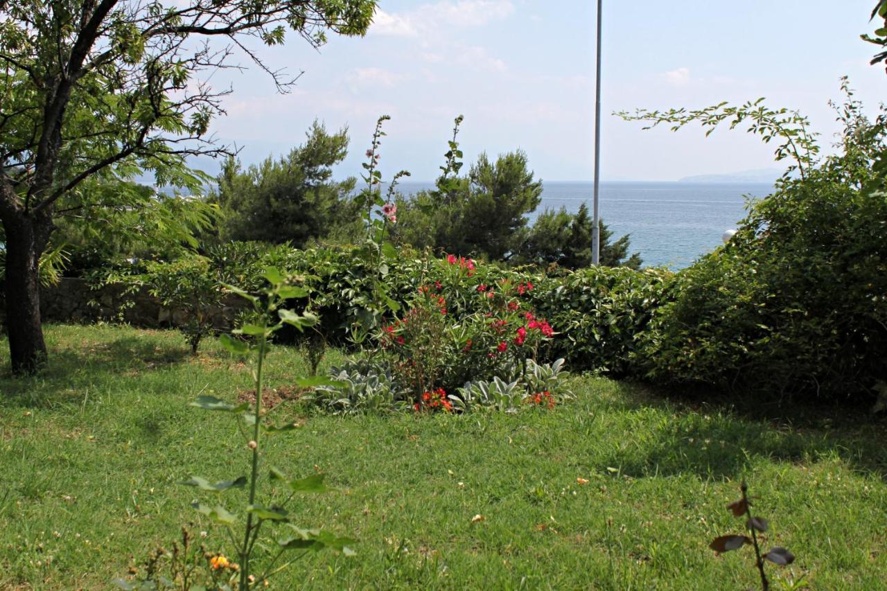 Apartments By The Sea Novi Vinodolski - 5558 Bagian luar foto