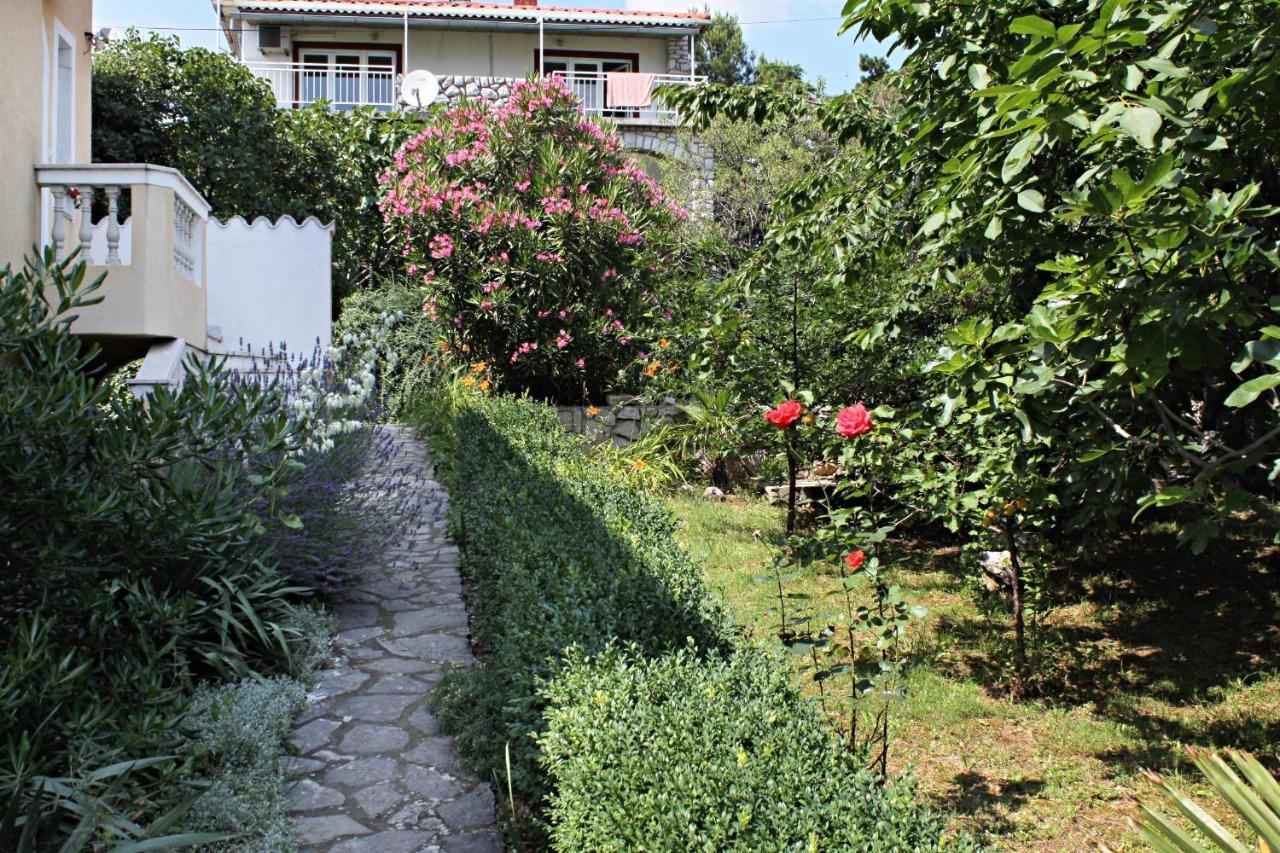 Apartments By The Sea Novi Vinodolski - 5558 Bagian luar foto