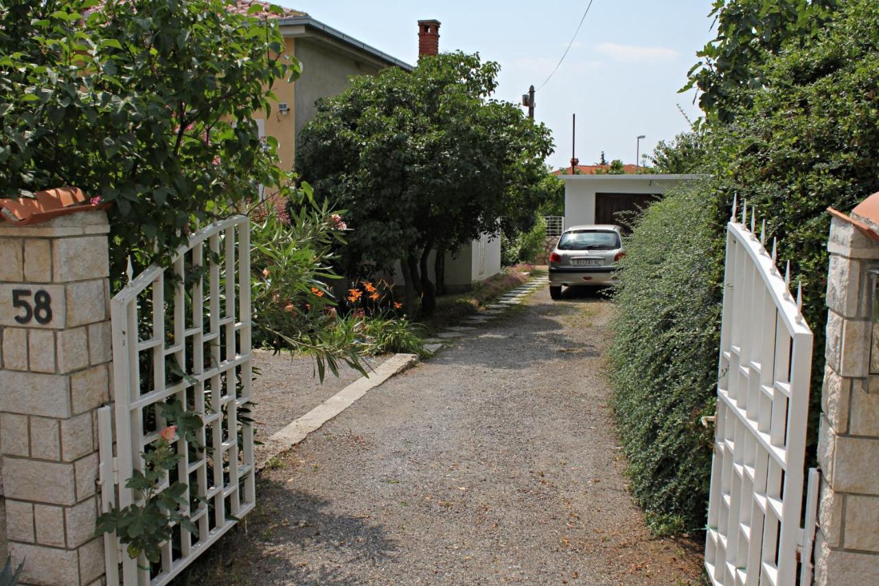 Apartments By The Sea Novi Vinodolski - 5558 Bagian luar foto