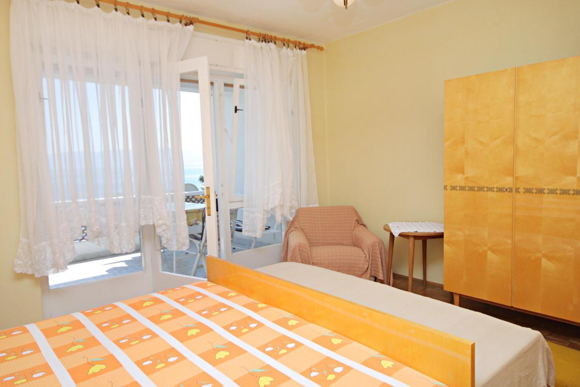 Apartments By The Sea Novi Vinodolski - 5558 Ruang foto